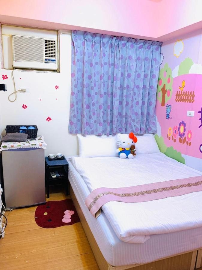 Feng Jia Kitty House Apartamento Taichung Exterior foto